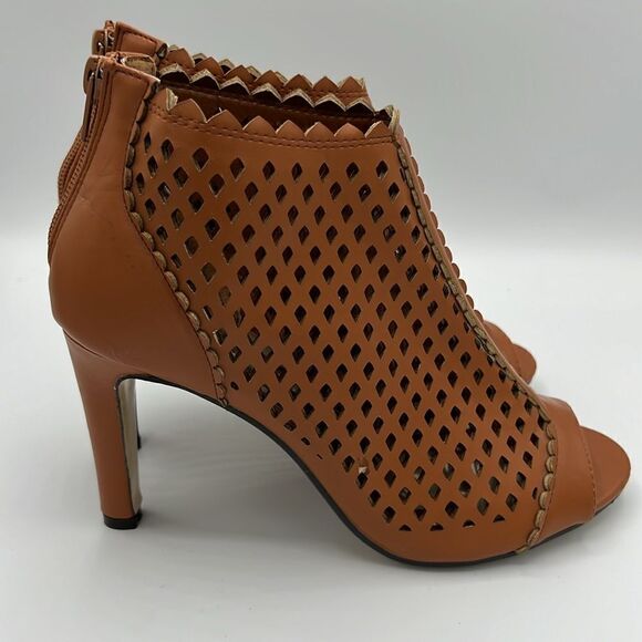 Pierre Dumas Lattice Suede Tan Ankle Heel with Peep Toe 7.5 B69 - Picture 8 of 11
